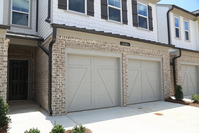 Foto del edificio - Room in Townhome on Thornton Dr