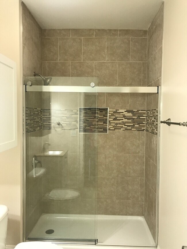 Building Photo - 403 8th Ave