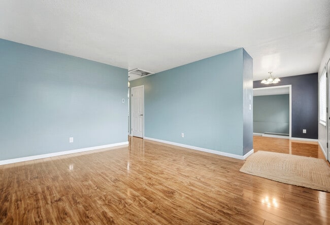 Building Photo - 108 S Norma Ave