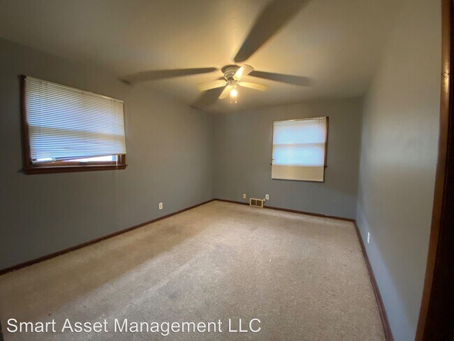 Foto del edificio - 9700 W Capitol Dr