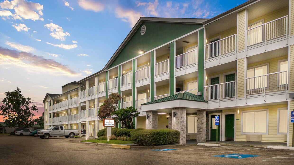 Siegel Select Baton Rouge Apartments in BATON ROUGE, LA