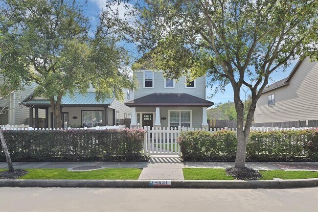 Foto del edificio - 4631 Trembling Forest Ln
