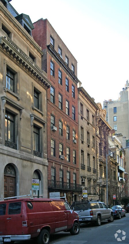 Foto principal - 20 E 67th St