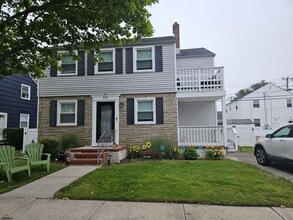 Building Photo - 212 N Wilson Ave