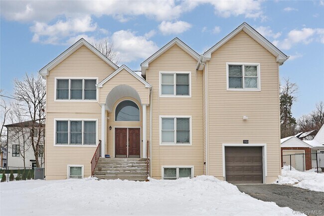 Foto del edificio - 160 Saddle River Rd