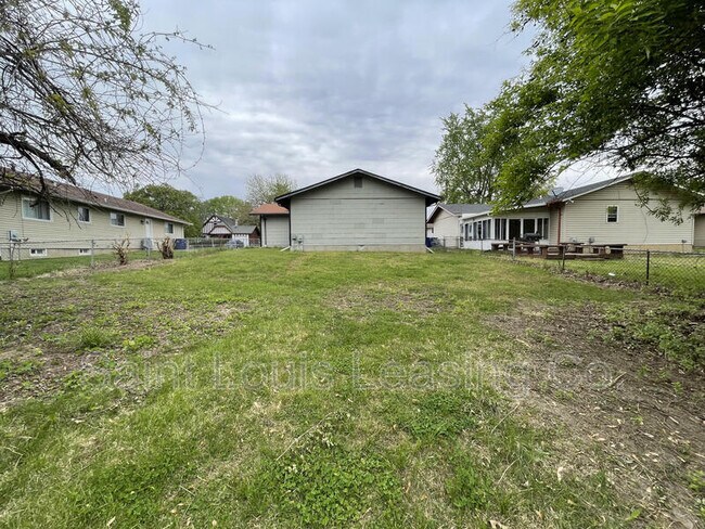 Building Photo - 3232 Malinda Ct