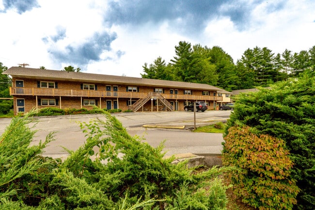 Building Photo - Brown Crossing Apartments