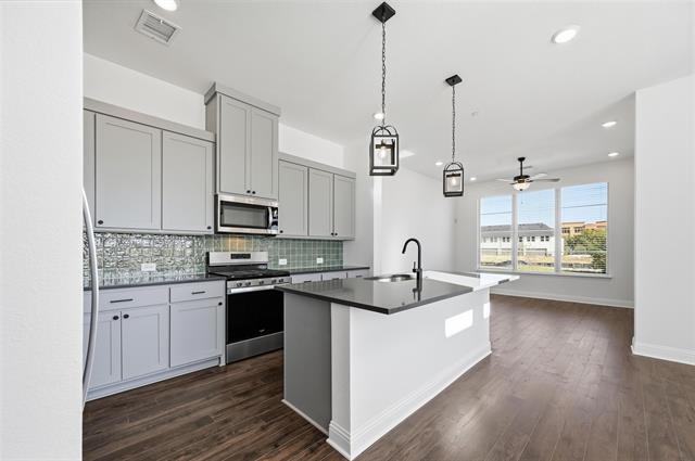 Foto del edificio - 2533 Brunswick Wy