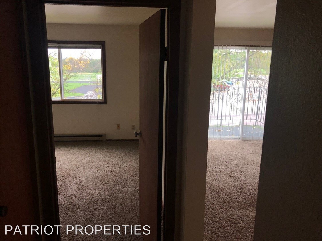 Building Photo - 1420 Draper St