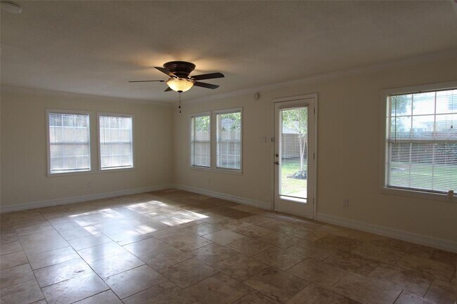 Building Photo - 6505 Sivley St