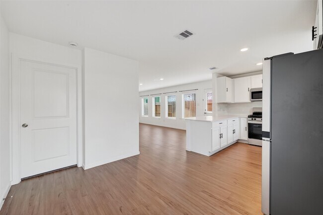 Foto del edificio - 3039 Ash Ray Dr