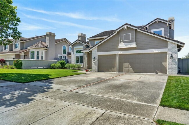 Foto del edificio - Toro Sunshine Expansive 4 Bed/ 3 Bath Home!