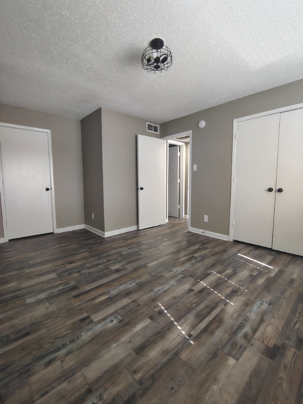 Building Photo - 412 Summit Ave