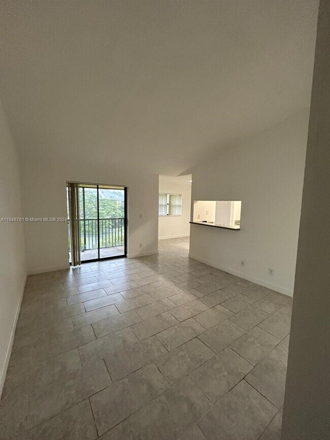 Building Photo - 4023 NW 87th Ave