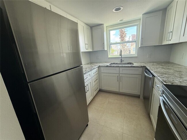 Foto del edificio - 14120 Palm St