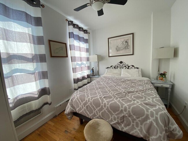 Foto del edificio - 525 W 49th St