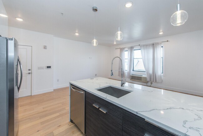 Foto del edificio - 7505 Park Ave