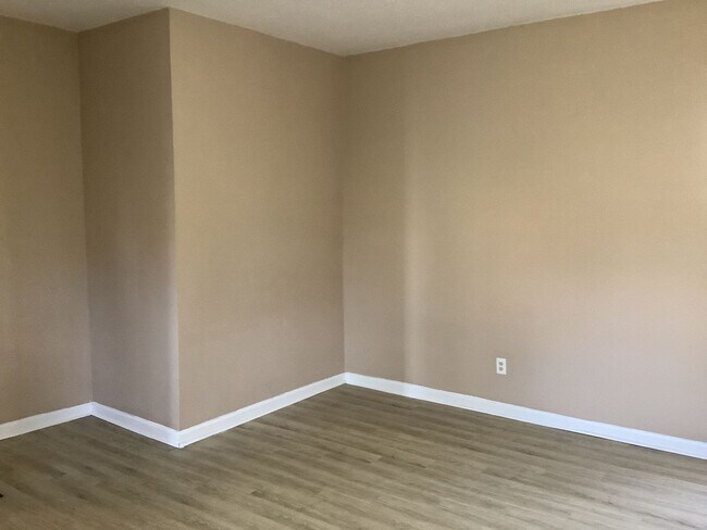 Building Photo - 812 Fifth Ave 3BR/2BA (Middletown)