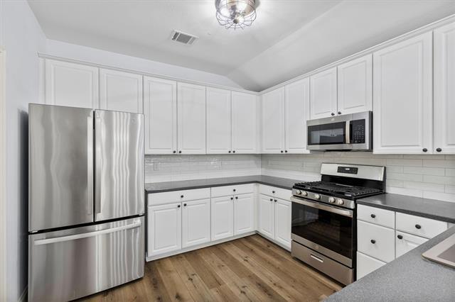 Foto del edificio - 3309 Willow Springs Dr