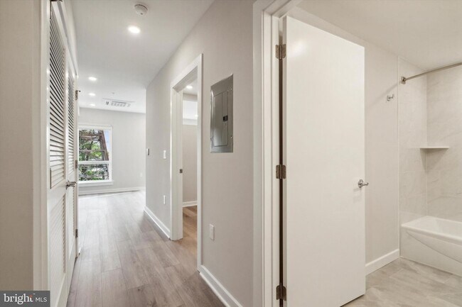 Foto del edificio - 3449 Scotts Ln