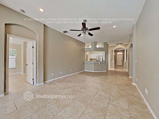 Foto del edificio - 814 Straw Lake Dr