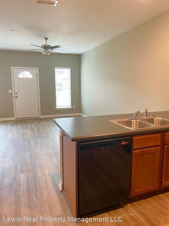 Building Photo - 3 br, 3 bath House - 2203 Del Carmel Way