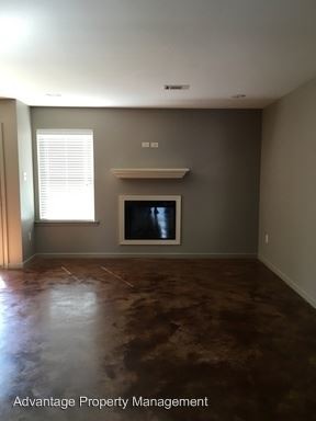 Building Photo - 2025 Tyler St