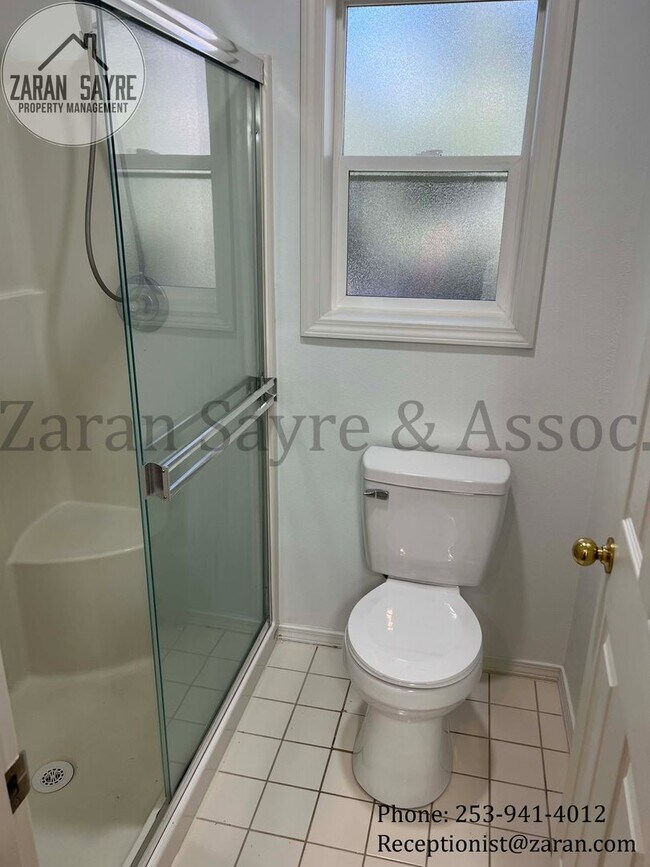 Building Photo - 253- Spacious and Lovely Townhome in Feder...