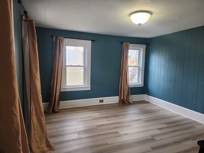 Foto del edificio - 100 Wyman St