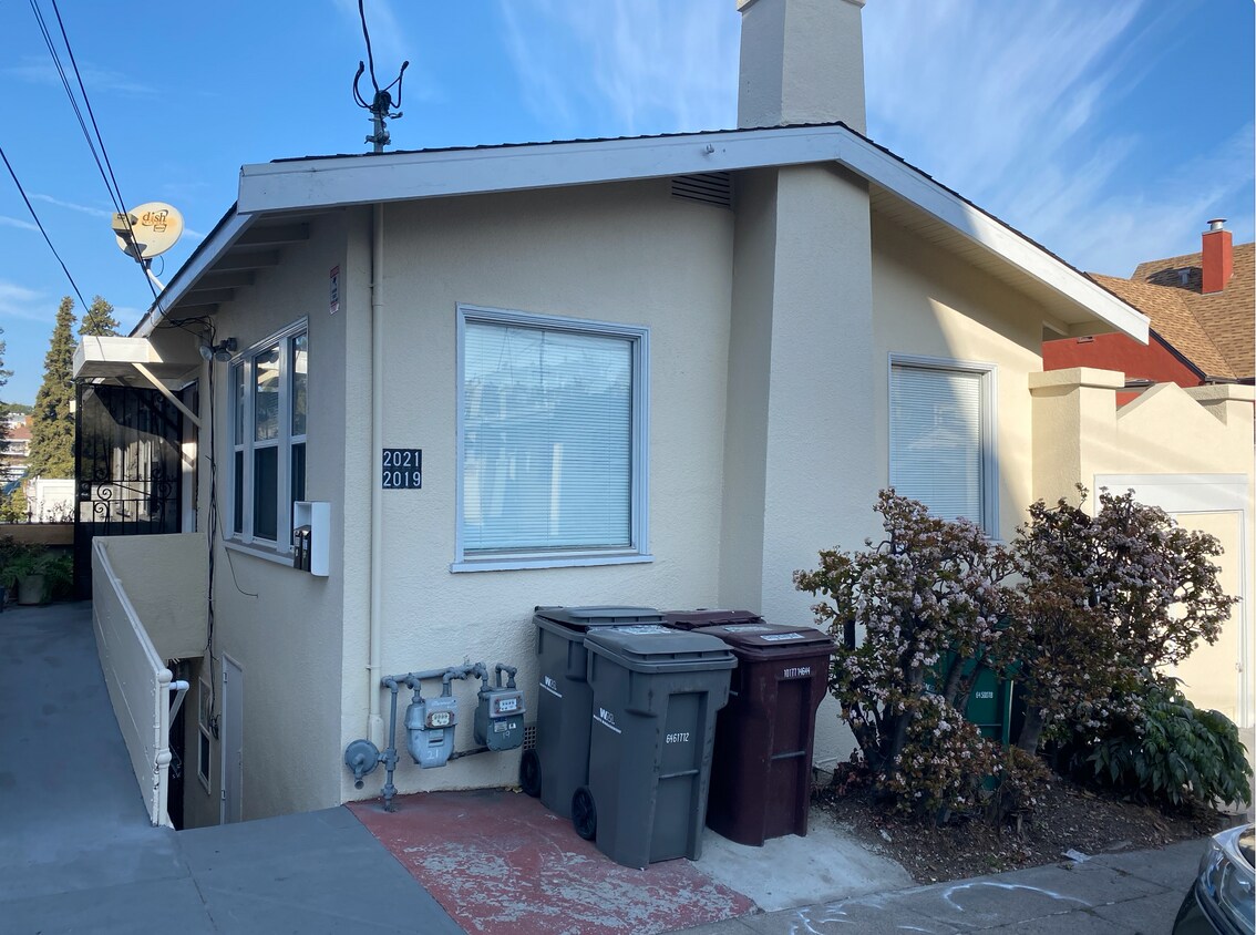 Front of House - 2019 5th Ave