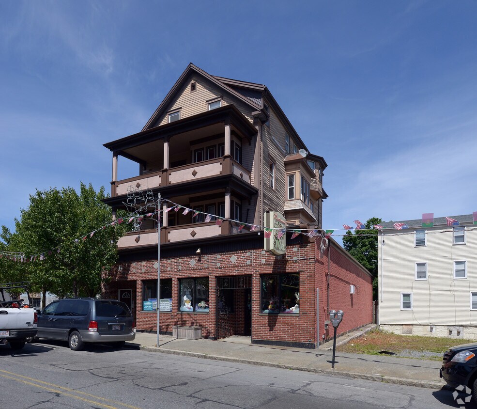 Foto principal - 1364-1370 Acushnet Ave