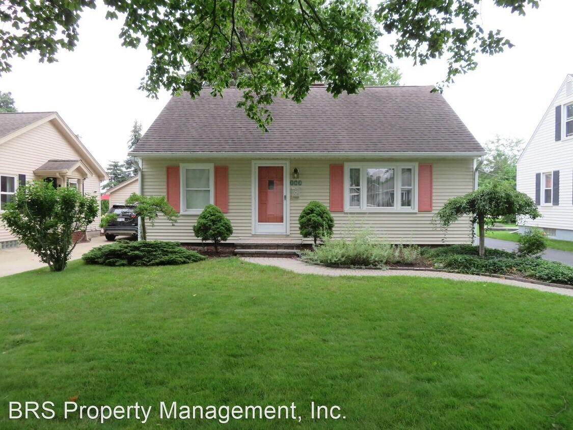 Primary Photo - 3 br, 1 bath House - 163 Croswell St.