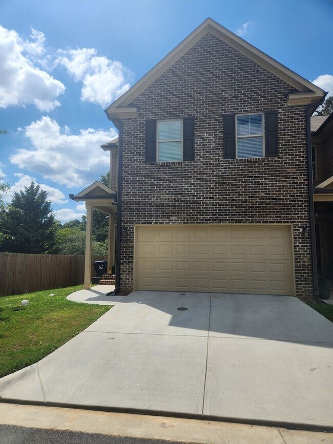 Foto del edificio - 302 Cashes Dr