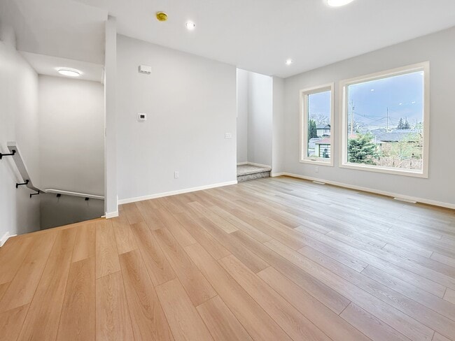 Building Photo - 9307-9123 123 Ave NW