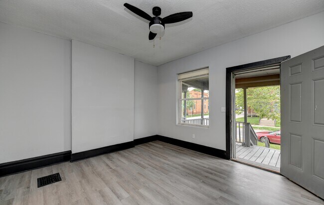 Building Photo - 814-816 S Ohio Avenue