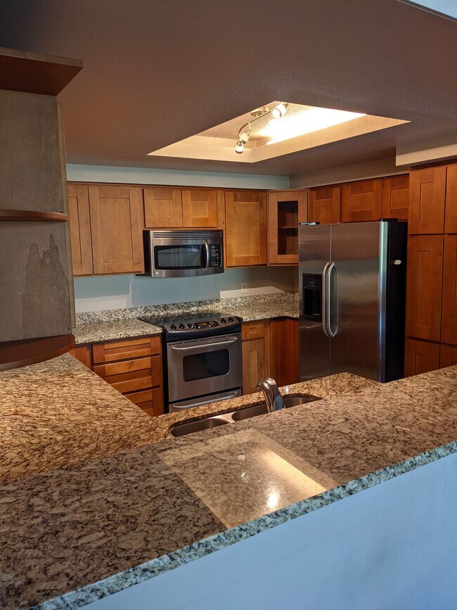 Kitchen - 7600 SE 29th St