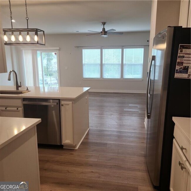 Foto del edificio - 168 Salt Lk Ln