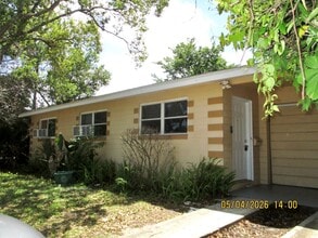 Building Photo - 802 Lewis Dr