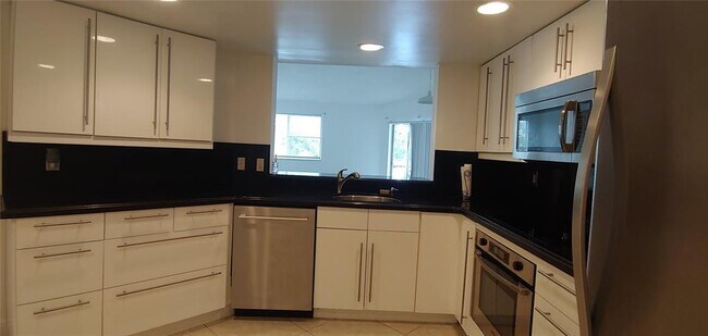 Foto del edificio - 9777 Westview Dr