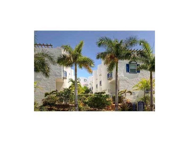 Foto del edificio - Lotus Townhomes
