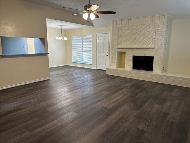 Building Photo - 13206 S Thorntree Dr