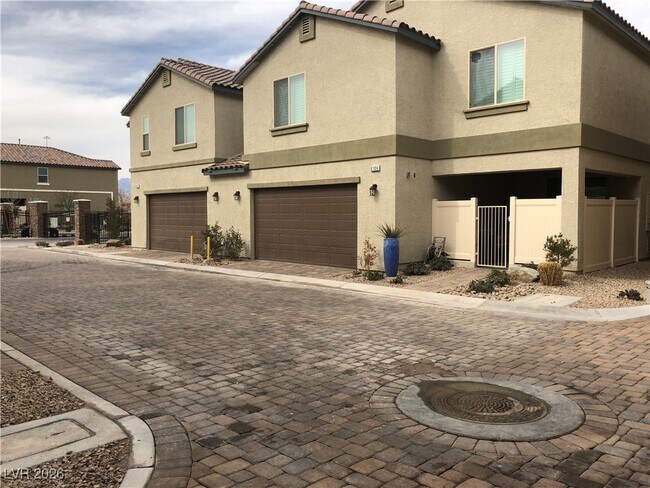 Foto del edificio - 6114 Scarlet Leaf St