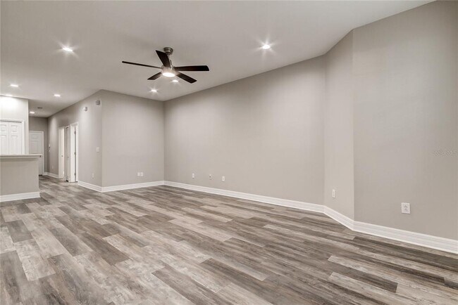 Building Photo - 9502 W Park Village Dr
