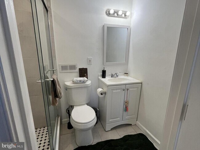 Foto del edificio - 1929 Titan St