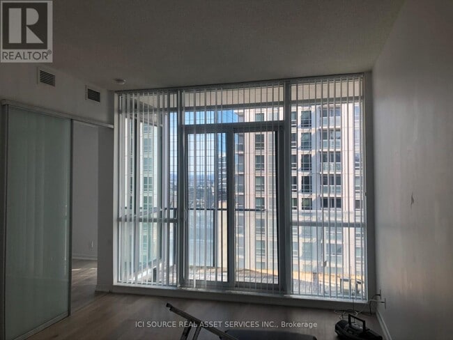 Building Photo - 770 Bay St.