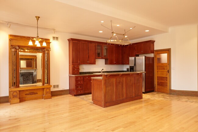 Building Photo - 2052 N Cleveland Ave