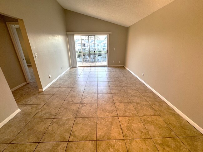 Foto del edificio - 2544 Woodgate Blvd