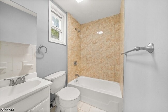 Building Photo - 385 Highland Ave