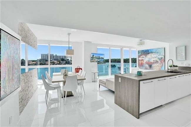 Building Photo - 400 Sunny Isles Blvd