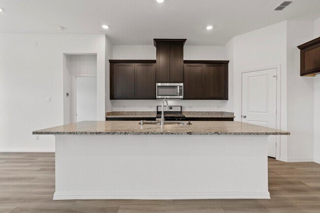 Building Photo - New Home in Meadow Run – Available for Lease!